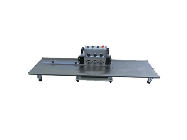 CR-3600 LED灯条分板机