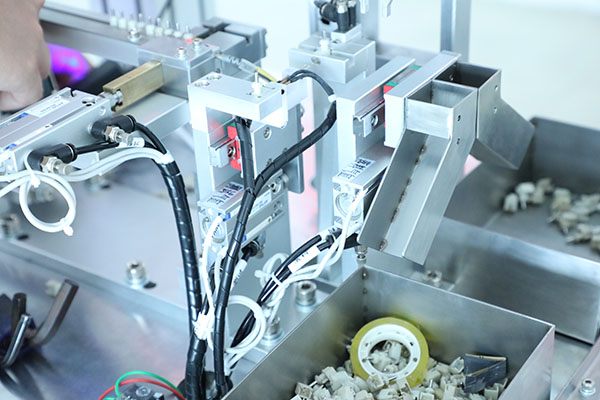 全自动点胶机厂家