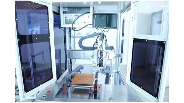 桌面式三轴点胶机